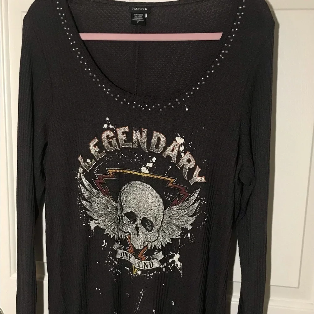 Torrid Skull Thermal Long Sleeve Shirt Size 2 Plus Studded - Picture 2 of 5